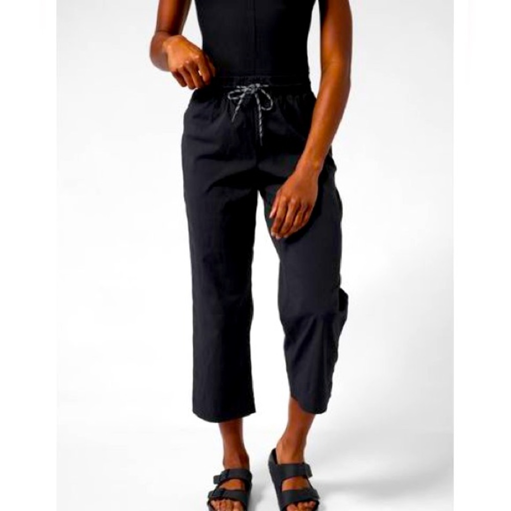 Athleta - Trekkie straight leg crop
